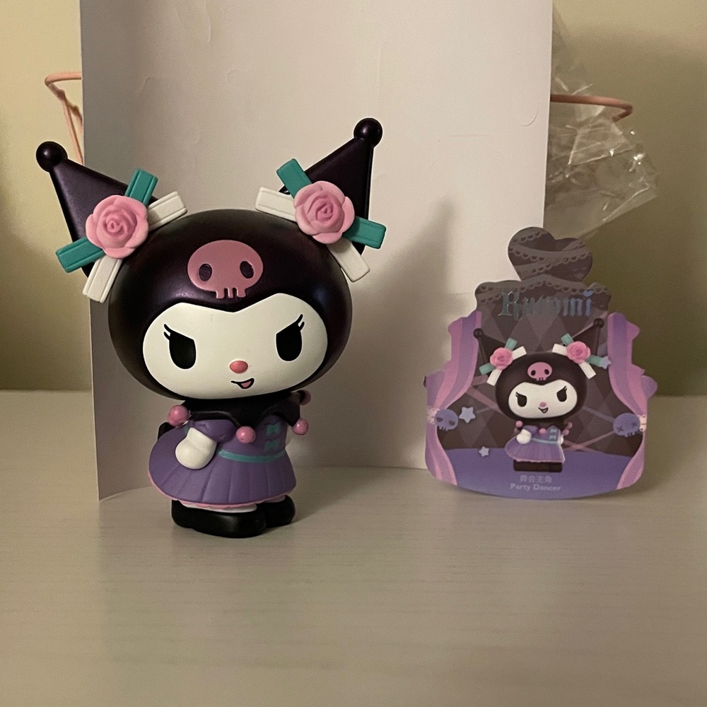 Kuromi party dancer